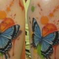 tatuaje Hombro Realista Mariposa por Lacute Tattoo