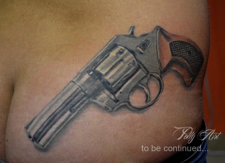 Realistische Seite Waffen Tattoo von Lacute Tattoo