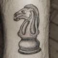 Arm Dotwork Schach tattoo von Baraka Tattoo