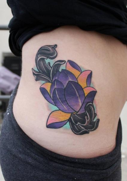 Fantasie Blumen Seite Tattoo von S13 Tattoo