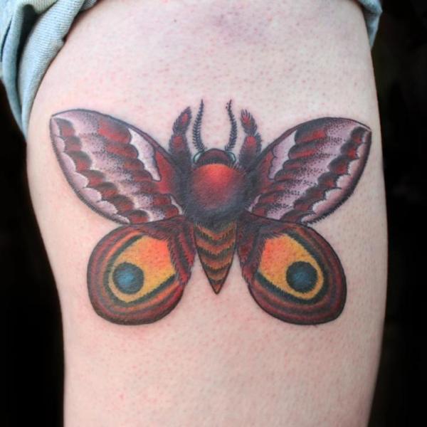 Tatuaje Mariposa Muslo por S13 Tattoo