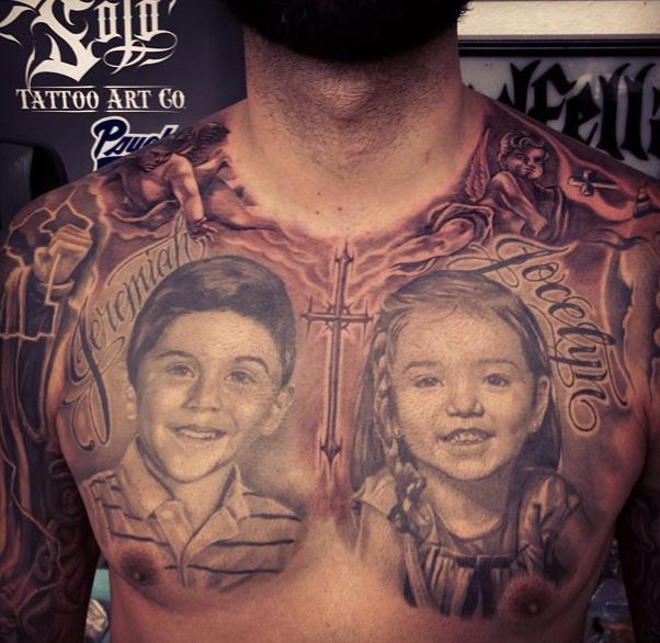 Tatuaje Retrato Realista Pecho Niños por Steve Soto