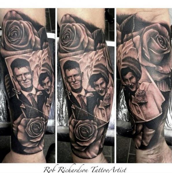 Tatuaggio Braccio Ritratti Realistici Fiore di Rob Richardson