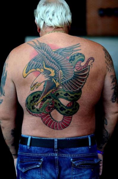 Tatouage Serpent Old School Retour Aigle par Colin Jones