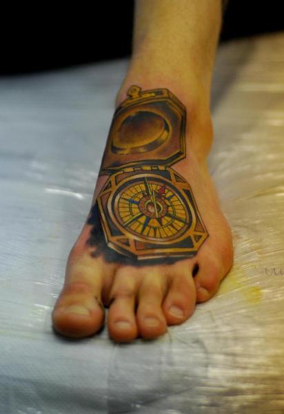 Fuß Kompass 3d Tattoo von Colin Jones