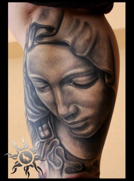 Tatuaje Brazo Religioso por Ramas Tattoo