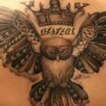 Rücken Eulen Krone tattoo von Ramas Tattoo