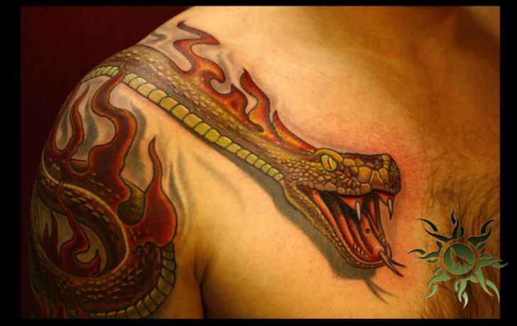 Shoulder Snake 3d Tattoo by Ramas Tattoo