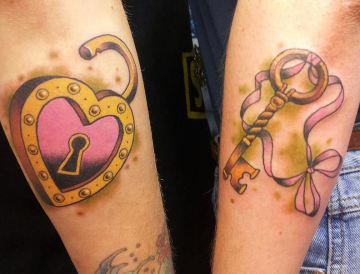 Tatuaje Brazo Clave Bloquear por Spilled Ink Tattoo