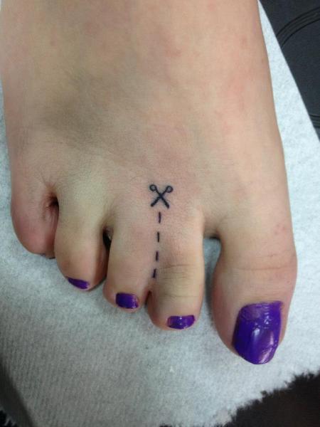 Палец Порезы татуировка от Dingo Tattoo