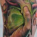 Arm Fantasie New School Herz Hand tattoo von Victor Chil
