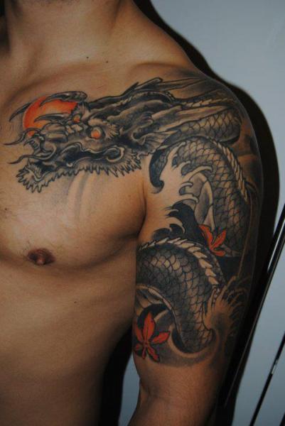 Tatuaggio Spalla Giapponesi di Victor Chil
