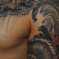 Shoulder Japanese tattoo by Victor Chil