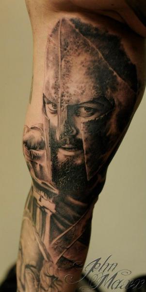 Tatuaje Brazo Realista Guerrero por Radical Ink
