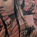 tatuaje Realista Espalda Geisha por Radical Ink