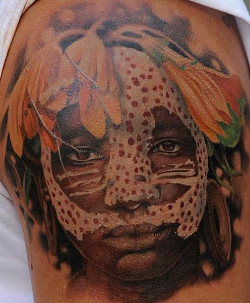 Tatuaje Hombro Retrato Realista por Radical Ink