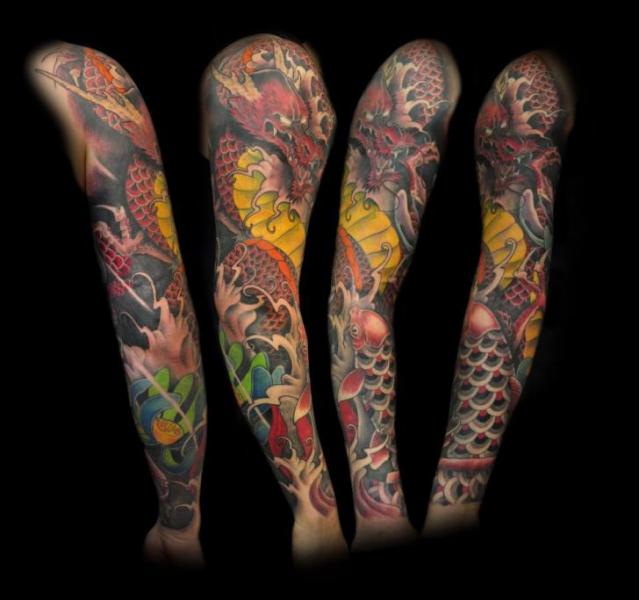 Tatuaggio Giapponesi Carpa Koi Manica di Triple Six Studios