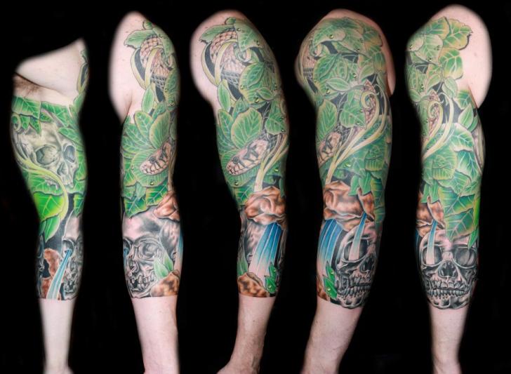 Tatuaje Brazo Cráneo Hoja por Fatink Tattoo