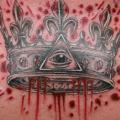 tatuaje Espalda Corona Sangre por Fatink Tattoo