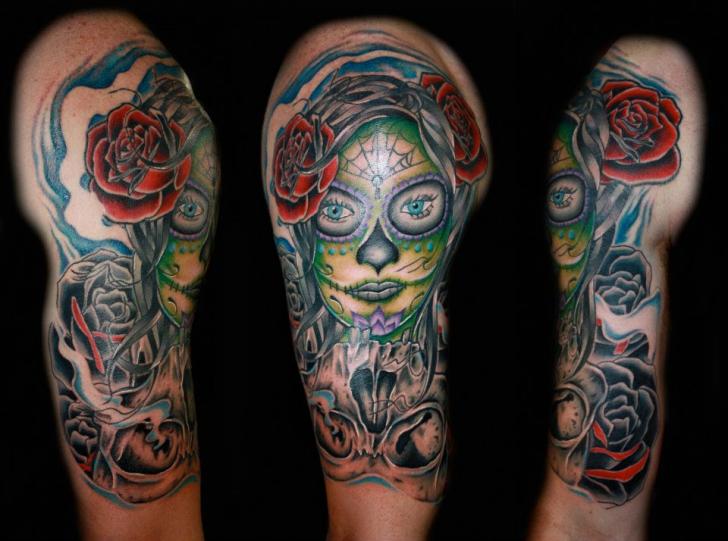 Tatuaje Hombro Cráneo Mexicano por Fatink Tattoo