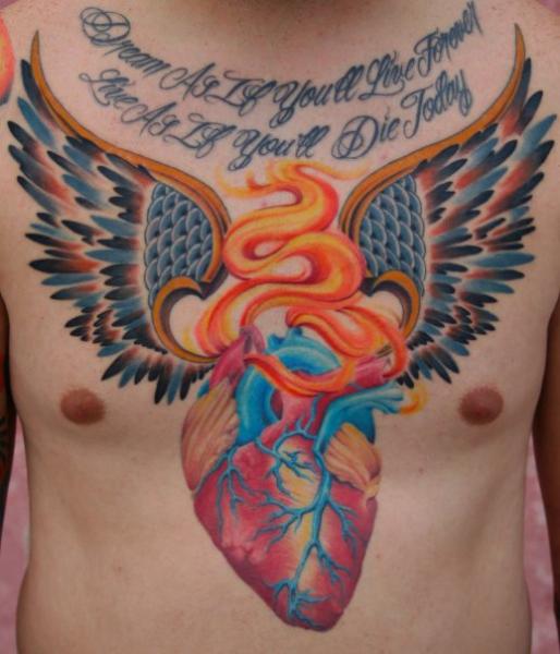 Tatuagem Peito Coração Asas Chama por Tim Mc Evoy