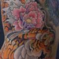tatuaje Flor Lado Japoneses Tigre por Tim Mc Evoy