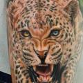 tatuaje Brazo Realista Tigre por Kronik Tattoo
