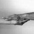 Hand Geometrisch tattoo von 2 Spirit Tattoo