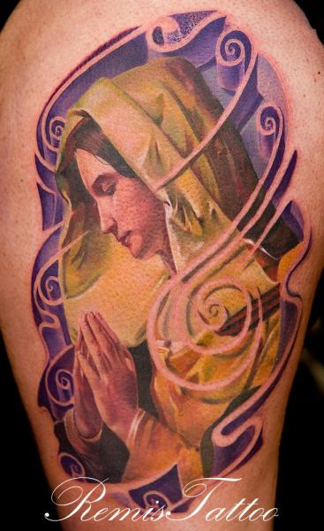 Tatuaje Hombro Religioso por Remis Tatooo