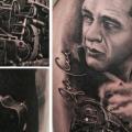 Schulter Porträt Realistische Zug tattoo von Remis Tatooo