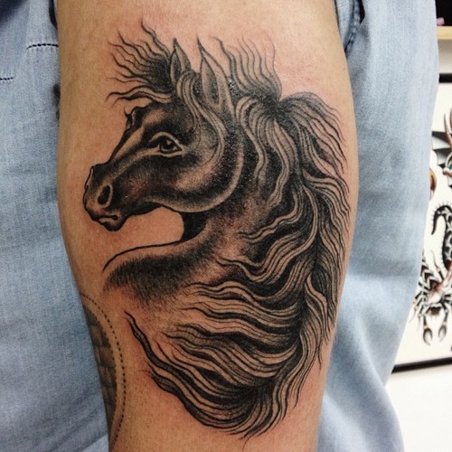Arm Pferd Tattoo von Sarah Carter
