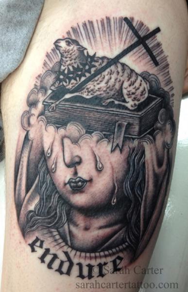 Tatuaje Brazo Religioso Cordero por Sarah Carter