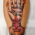 Waden Hand Flammen Schaf tattoo von Sarah Carter