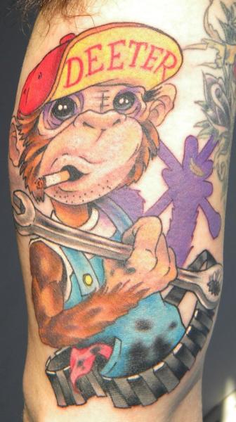 Tatuaje Brazo Fantasy Mono por Bearcat Tattoo