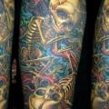 tatuaje Hombro Fantasy Esqueleto por Tim Kerr