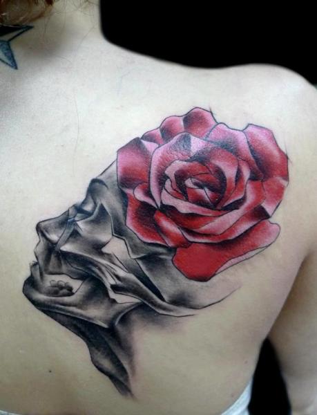 Blumen Frauen Rücken Tattoo von Mariusz Trubisz