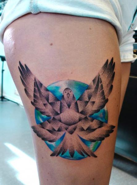 Dotwork Bird Thigh Tattoo by Mariusz Trubisz