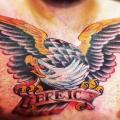 Brust Old School Adler tattoo von Pioneer Tattoo