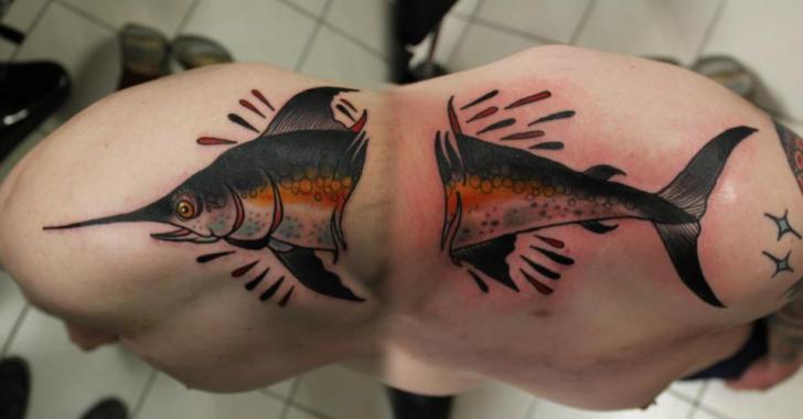 Tatuaje Hombro Old School Tiburón por Matt Adamson