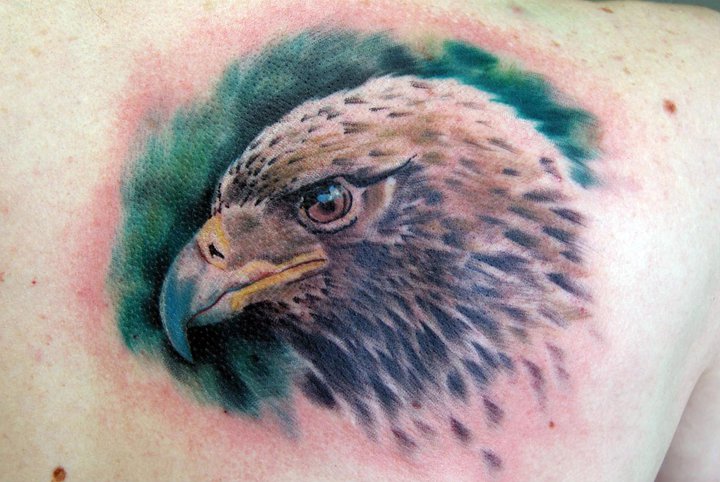 Tatuaje Realista Pecho Águila por Alans Tattoo Studio