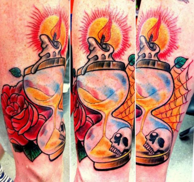 Tatuaż Klepsydra Świeca przez Alans Tattoo Studio
