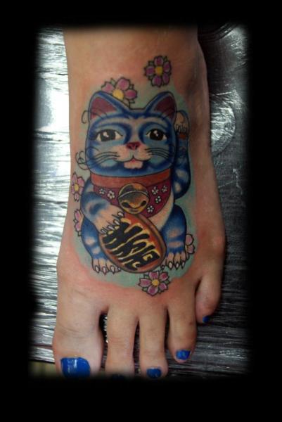 Tatouage Pied Maneki Neko par Alans Tattoo Studio