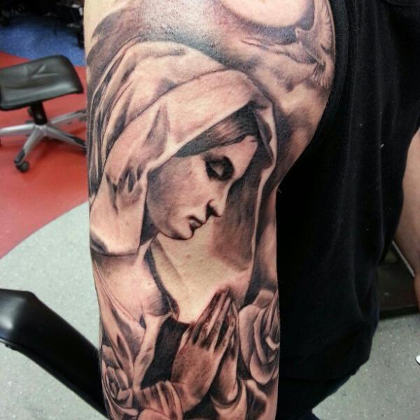Tatuaje Hombro Religioso por Alans Tattoo Studio