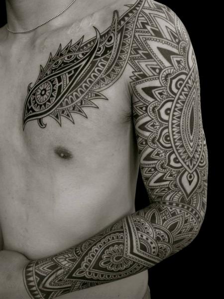 Shoulder Arm Tribal Tattoo by Apocaript