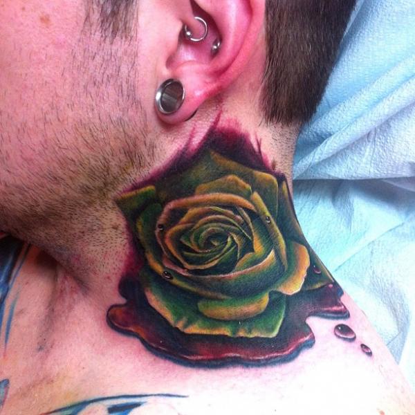 Tatuaggio Collo Rose Sangue di Artrock