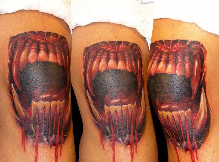 Tatuaggio Fantasy Coscia Sangue Bocca di Dark Art Tattoo