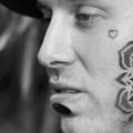 Gesichts Dotwork tattoo von Dillon Forte