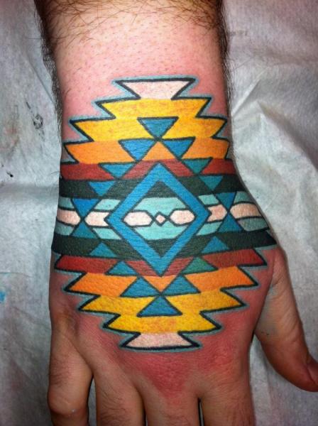 Tatuaje Mano Geométrico Abstracto por Chad Koeplinger