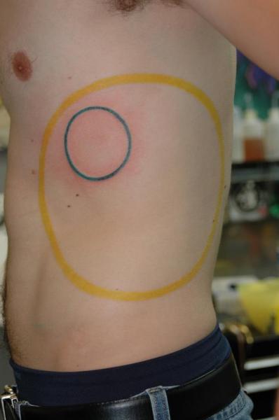 Seite Kreis Tattoo von Chad Koeplinger