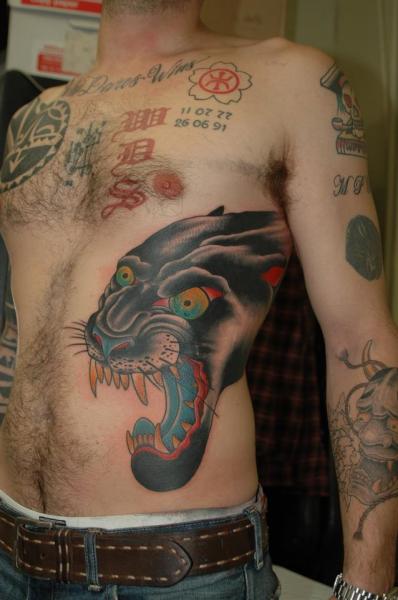Tatuaż New School Bok Pantera przez Chad Koeplinger